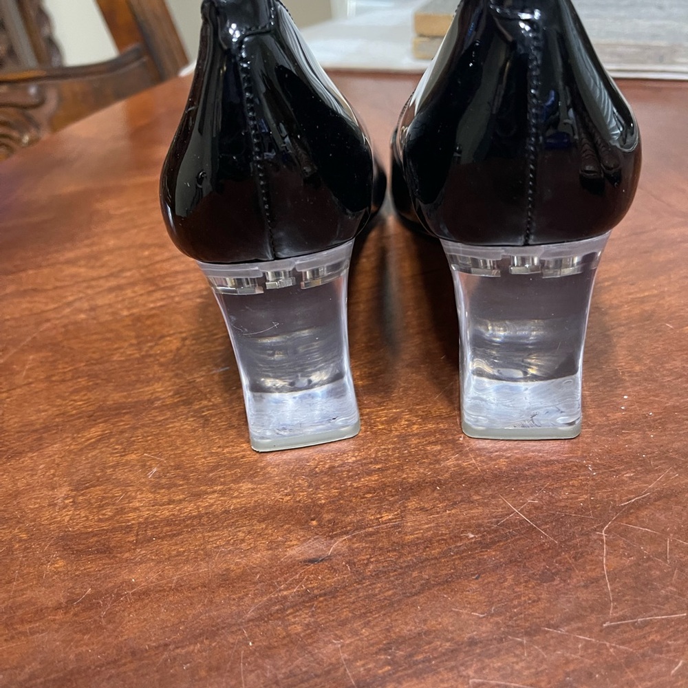 Marc Fisher Zala Black Patent Leather Pointed Toe Pumps Clear Acrylic Block Heel - Picture 6 of 8